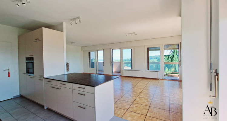 Elégant Appartement vue lac, résidence de luxe avec piscine intérieure & jacuzzi image 6