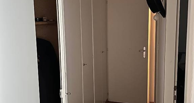 Bel appartement spacieux avec un grand balcon, rue dancet image 4