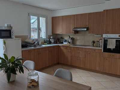 Appartement lumineux de 4.5 pièces à louer à St-Cergue 2200 fr image 2