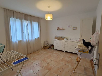 Appartement lumineux de 4.5 pièces à louer à St-Cergue 2200 fr image 5