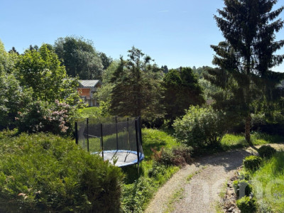 Chalet familial avec studio indépendant et terrain de 1 085 m² image 3