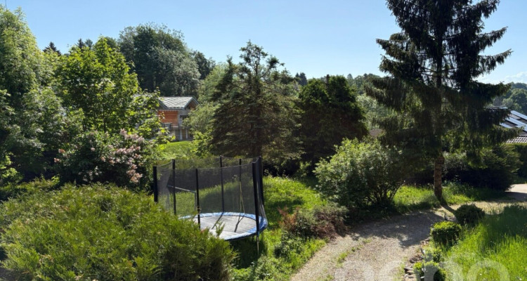 Chalet familial avec studio indépendant et terrain de 1 085 m² image 3