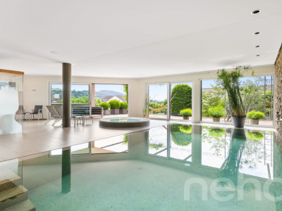 Exklusive Villa mit Wellnessbereich und Panorama-Aussicht image 3
