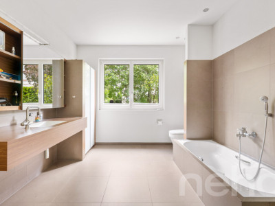Exklusive Villa mit Wellnessbereich und Panorama-Aussicht image 10