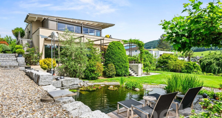 Exklusive Villa mit Wellnessbereich und Panorama-Aussicht image 2