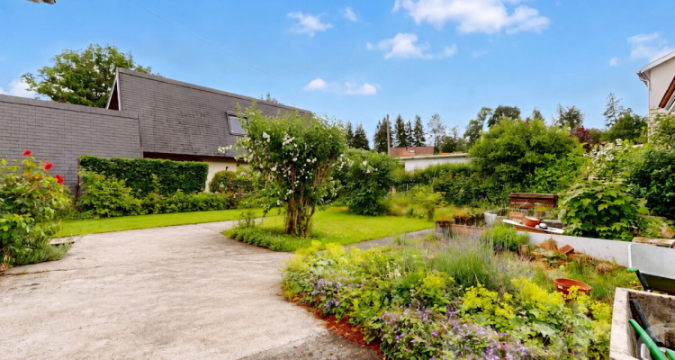 Familienhaus mit Waldnähe, grossem Garten und Potenzial image 11