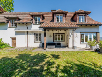 Stilvolles freistehendes 6.5-Zi-EFH mit 981 m² Grundstück, Seesicht und Entwicklungspotenzial in Oberrieden image 1