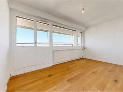 Exceptionnel appartement en attique de 4,5 pièces à Genève ✨ image 5