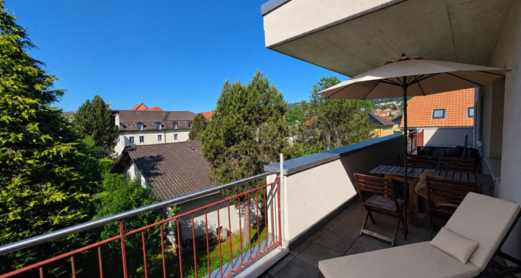 Appartement en attique avec  terrasse, garage double et place de parc extérieure image 1