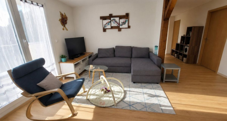 Appartement en attique avec  terrasse, garage double et place de parc extérieure image 3