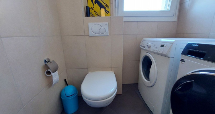 Appartement en attique avec  terrasse, garage double et place de parc extérieure image 11