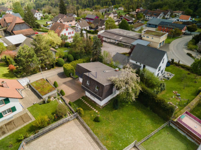 Viel Raum mit Natur und Charme image 1