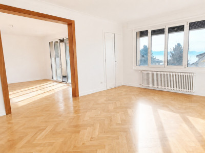 À louer sans place de parc ! – 4 pièces rénové au 1er étage à Pully image 2