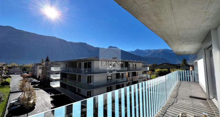 Spacieux attique 4,5p récent et moderne de 150 m2 sud-ouest avec finition de qualité au centre de Fully image 12