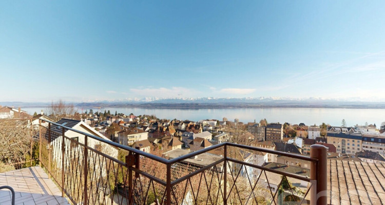 Rare sur le marché: maison individuelle avec vue lac panoramique image 9