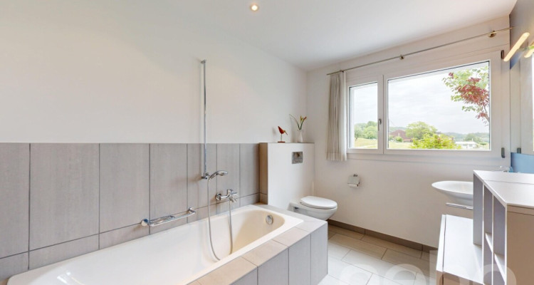 Top gepflegtes 6-Zimmer-Einfamilienhaus mit Weitblick in Uesslingen TG image 11