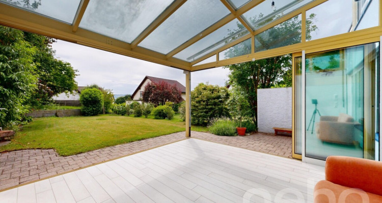 Familienfreundliches Mittelhaus mit Wintergarten und Photovoltaik image 3