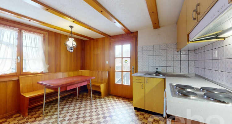 Chalet de caractère sur 1741 m² avec rivière et potentiel image 8