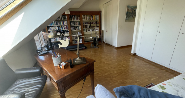 Appartement de standing  de 5 pièces, avec terrasse vue Mont-Blanc et parking image 8