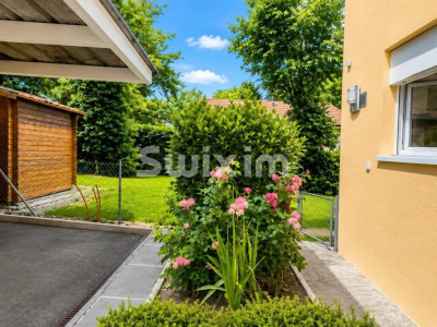 Family house with garden, veranda, garage, and covered parking space image 5