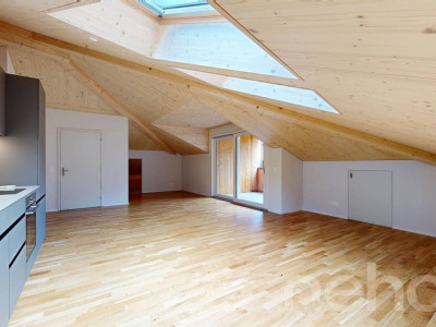 2.5-Zimmer-Attikawohnung mit Weitblick in Spiringen image 4