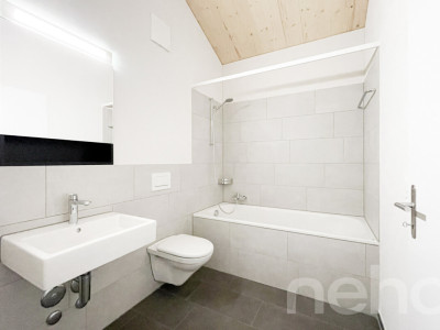 2.5-Zimmer-Attikawohnung mit Weitblick in Spiringen image 8