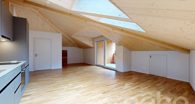 2.5-Zimmer-Attikawohnung mit Weitblick in Spiringen image 4