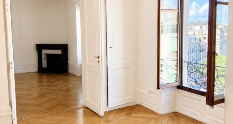 🏡 Perle rare au coeur de Genève -Appartement de caractère  image 3