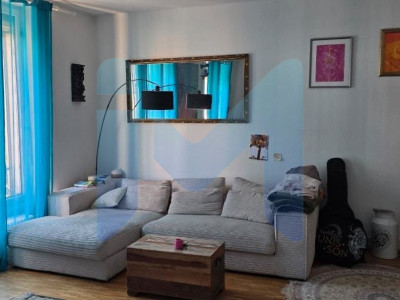 Appartement de 4 pièces au 3ème étage situé à Carouge 1227 image 1