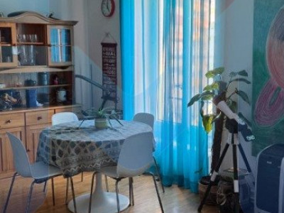 Appartement de 4 pièces au 3ème étage situé à Carouge 1227 image 3