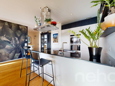 Moderne 2.5-Zimmer-Wohnung mit Skyline-Flair und Weitsicht image 3