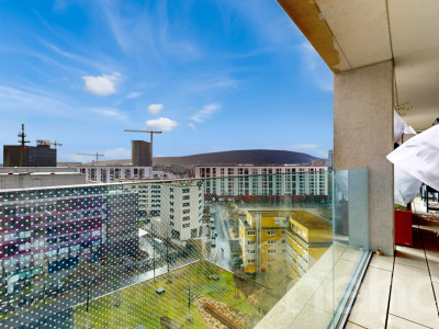 Moderne 2.5-Zimmer-Wohnung mit Skyline-Flair und Weitsicht image 5
