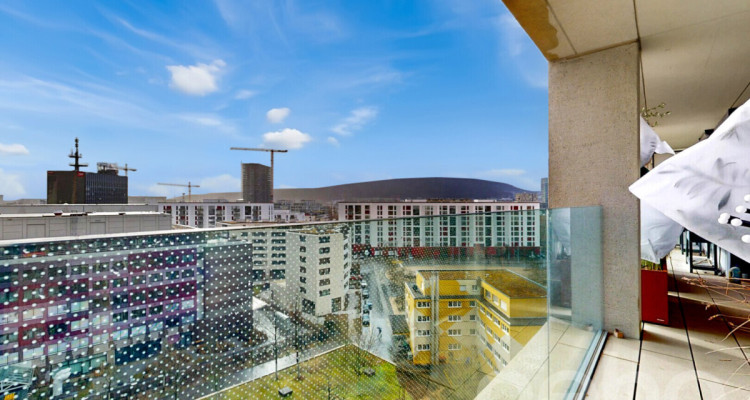 Moderne 2.5-Zimmer-Wohnung mit Skyline-Flair und Weitsicht image 5