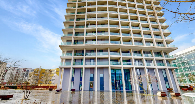 Moderne 2.5-Zimmer-Wohnung mit Skyline-Flair und Weitsicht image 9