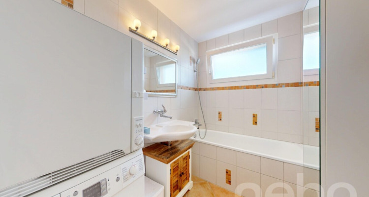 Wohnen mit Charme: Lichtdurchflutete Dachwohnung mit Terrasse image 10