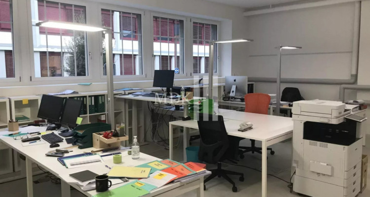 À louer - Local spacieux au coeur de St-Maurice image 1