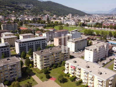 Place de parc intérieure image 2
