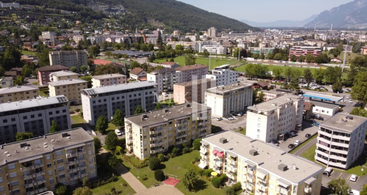 Place de parc intérieure image 2