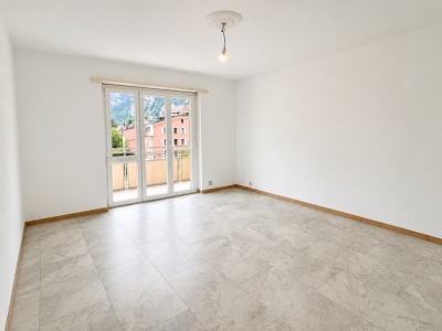 Grand appartement de 3.5 pièces à louer proche de toutes les commodités image 1