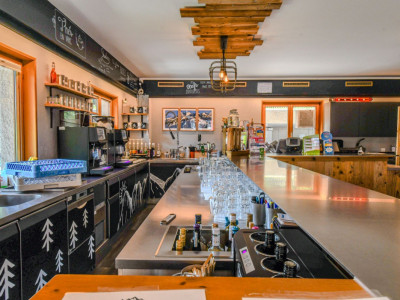 Café/bar en face du téléphérique 5.39% rendement brut ! image 11