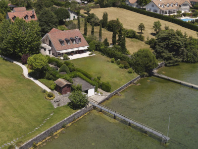 SAINT-PREX - DEUX VILLAS AU BORD DU LÉMAN, AVEC ACCÈS PRIVATIF AU LAC image 1