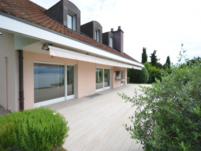 SAINT-PREX - DEUX VILLAS AU BORD DU LÉMAN, AVEC ACCÈS PRIVATIF AU LAC image 3