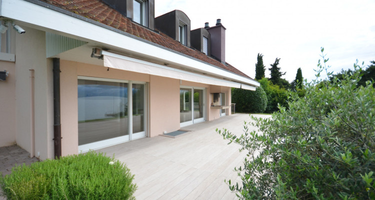 SAINT-PREX - DEUX VILLAS AU BORD DU LÉMAN, AVEC ACCÈS PRIVATIF AU LAC image 3