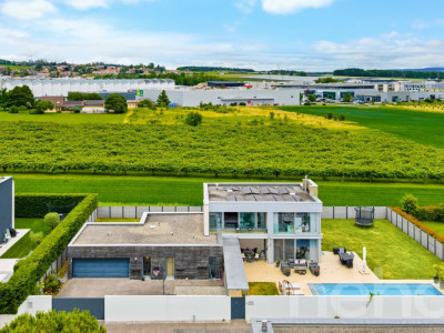 Villa contemporaine avec piscine à Buchillon, proche du lac image 2