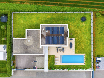 Villa contemporaine avec piscine à Buchillon, proche du lac image 4