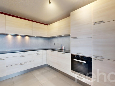 Appartement T4 de 106 m² avec vue montagne à la Chaux-de-Fonds image 3