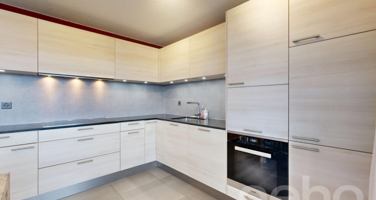 Appartement T4 de 106 m² avec vue montagne à la Chaux-de-Fonds image 3