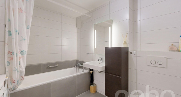 Appartement T4 de 106 m² avec vue montagne à la Chaux-de-Fonds image 8