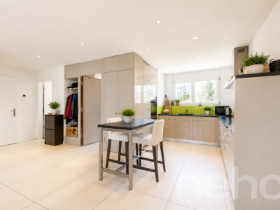Moderne 3.5-Zimmer-Wohnung im Kreis 11 image 3
