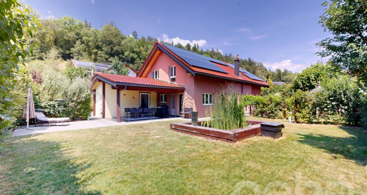 Splendide Villa de Standing avec Jardin, Jacuzzi et Étang Privatif image 1